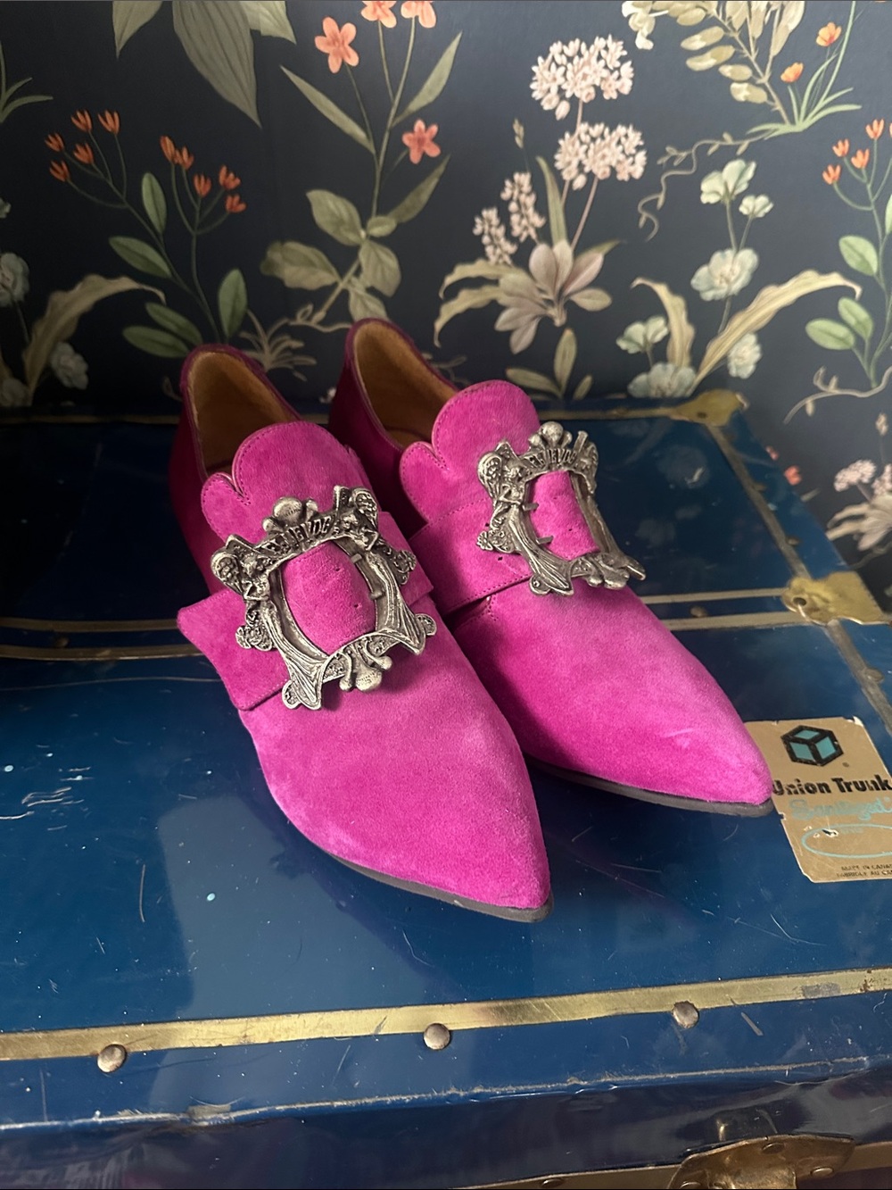 Women's Fuchsia Suede Pointed-Toe Loafers with Decorative Buckle